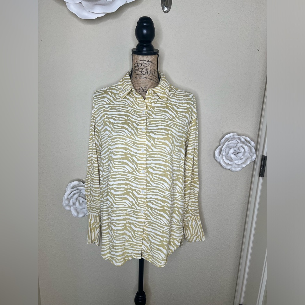 NTM: Entro Golden Tan & White Zebra Print Button Down Long Sleeve Blouse Sz S